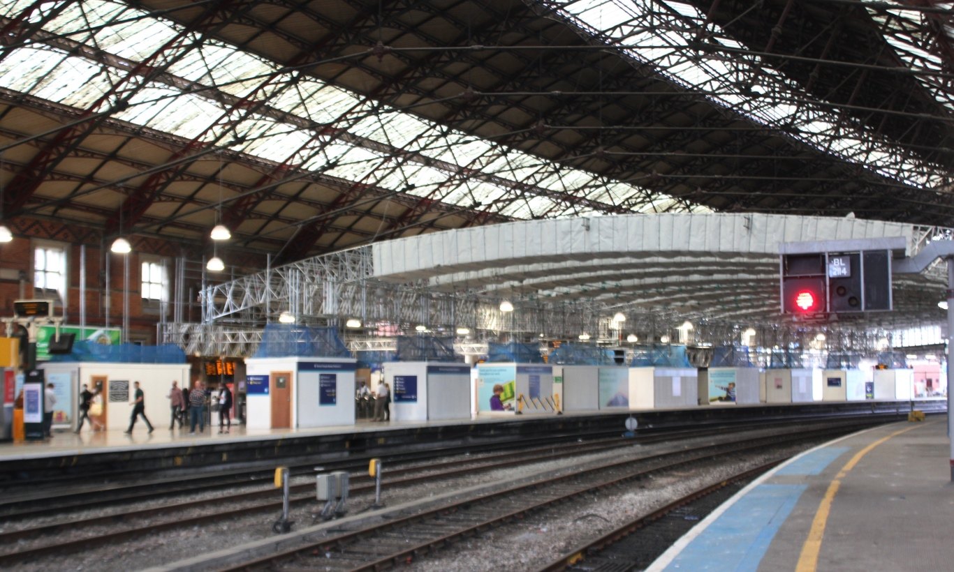 2021 at Bristol Temple Meads (02) platform 3
