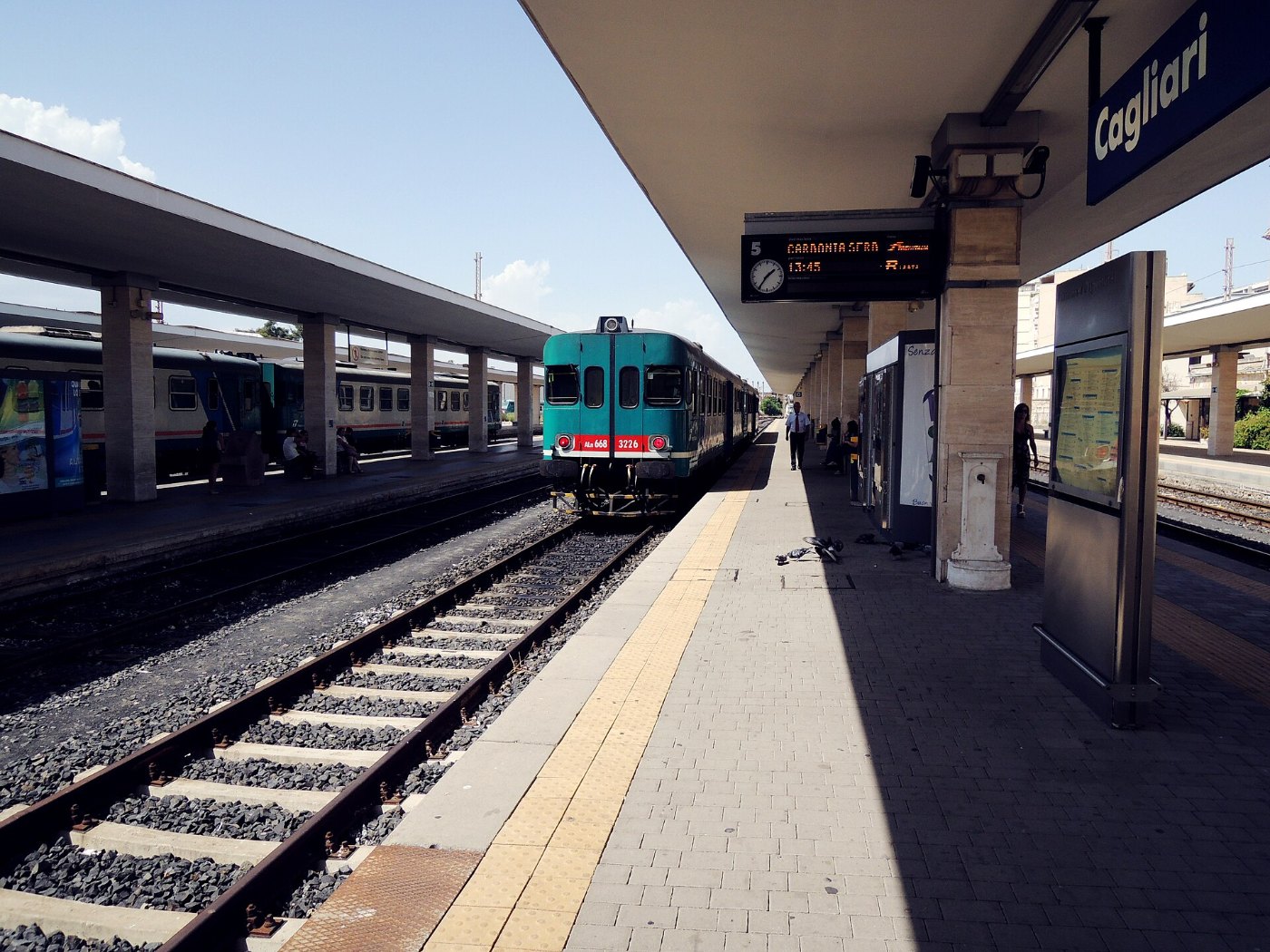 FS ALn 668.3226 at Cagliari railway station