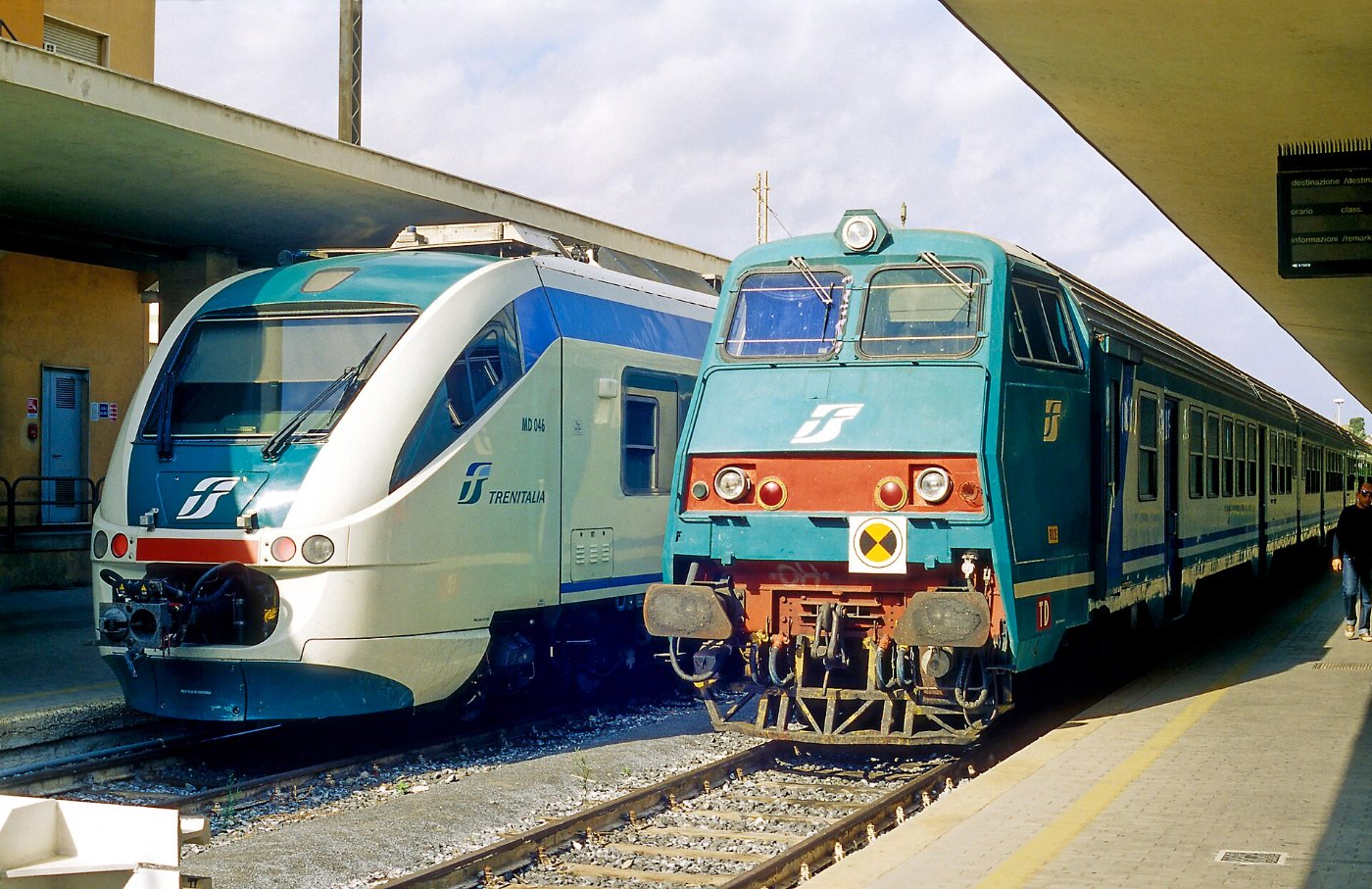 D2.22a Bf Cagliari, MD 046, Mitteleinstiegsteuerwagen