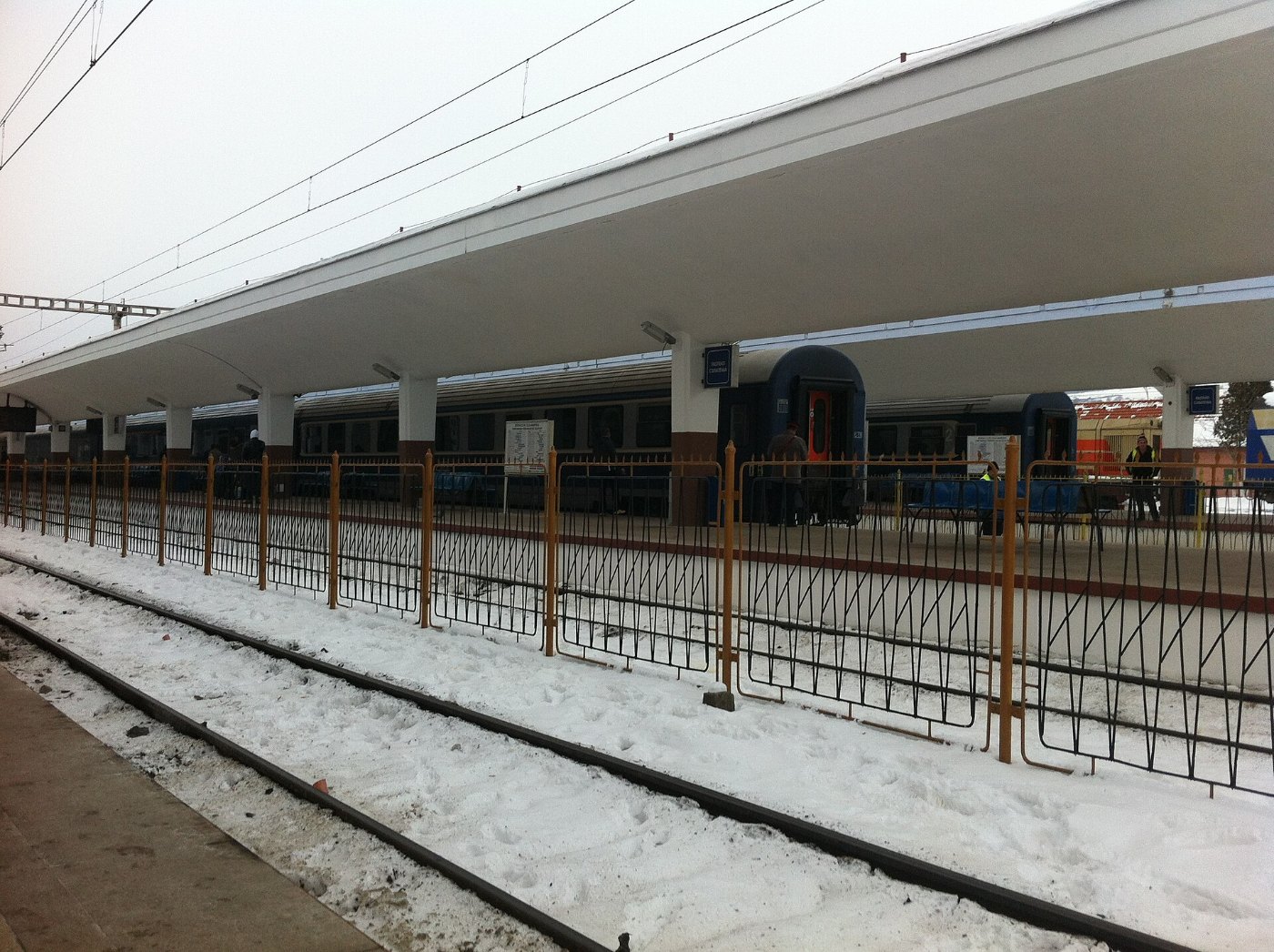 Cluj Napoca train station platforms1