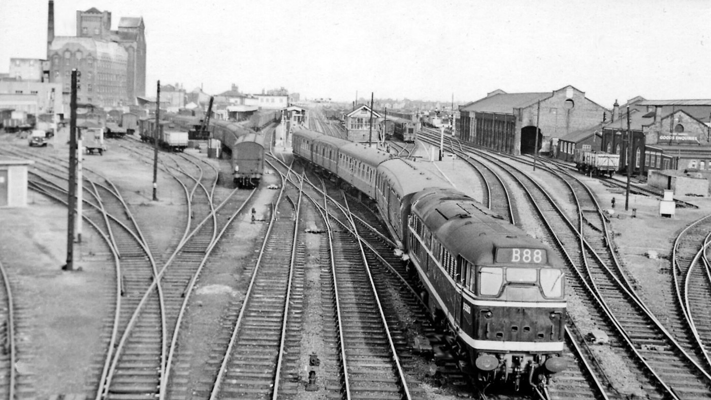 Cambridge Station panoramic view northward in early Diesel days geograph
