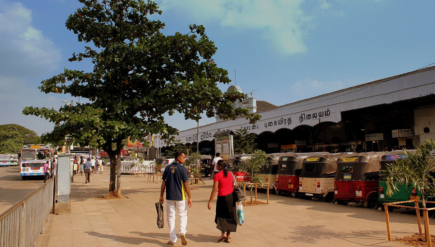 FORT STATION COLOMBO SRI LANKA JAN 2013 ()