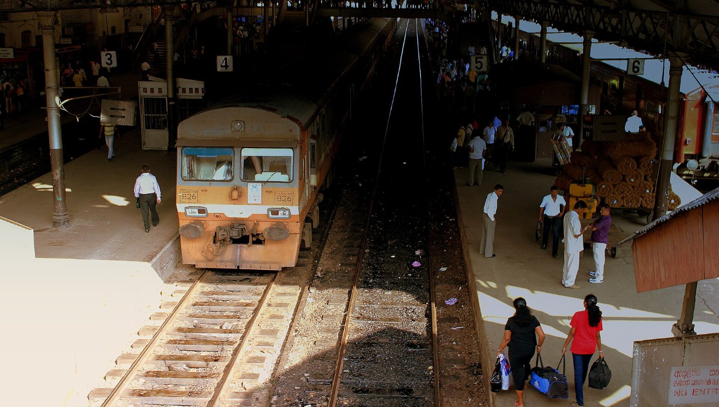 FORT STATION COLOMBO SRI LANKA JAN 2013 ()