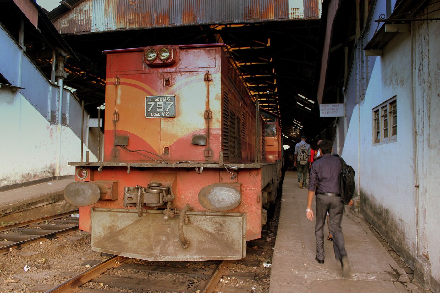 CLASS M6 LOCO SRI LANKAN RAILWAYS FORT STATION COLOMBO SRI LANKA JAN 201