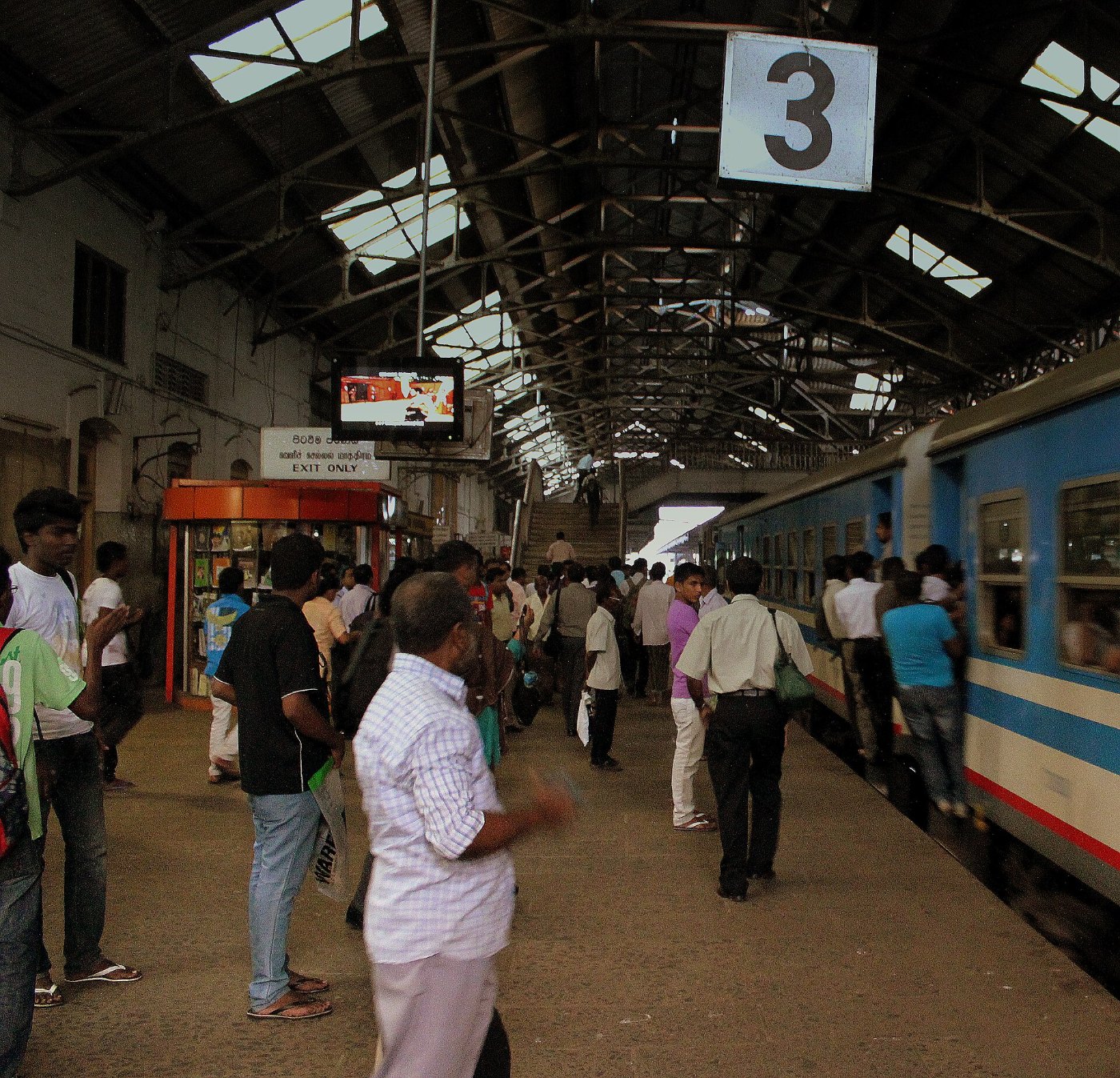 FORT STATION COLOMBO SRI LANKA JAN 2013 ()
