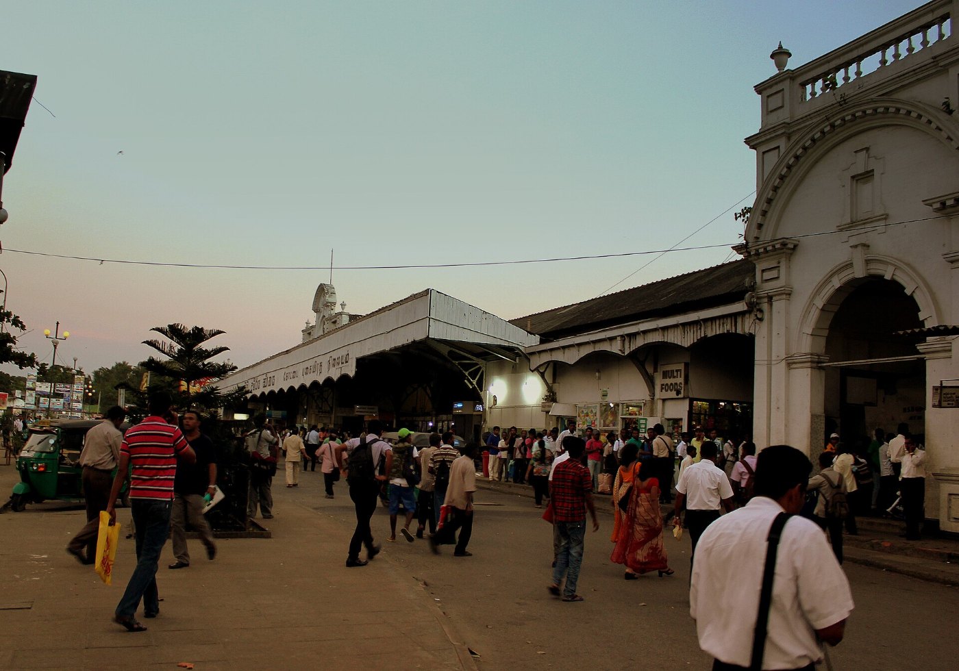 FORT STATION COLOMBO SRI LANKA JAN 2013 ()