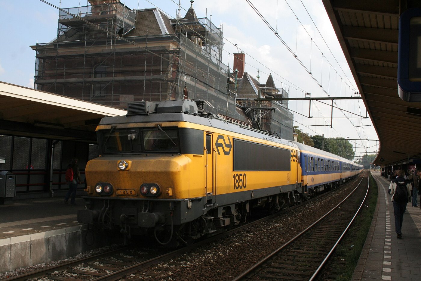 NS 1850 met ICK, Station Delft; 10 09 2008