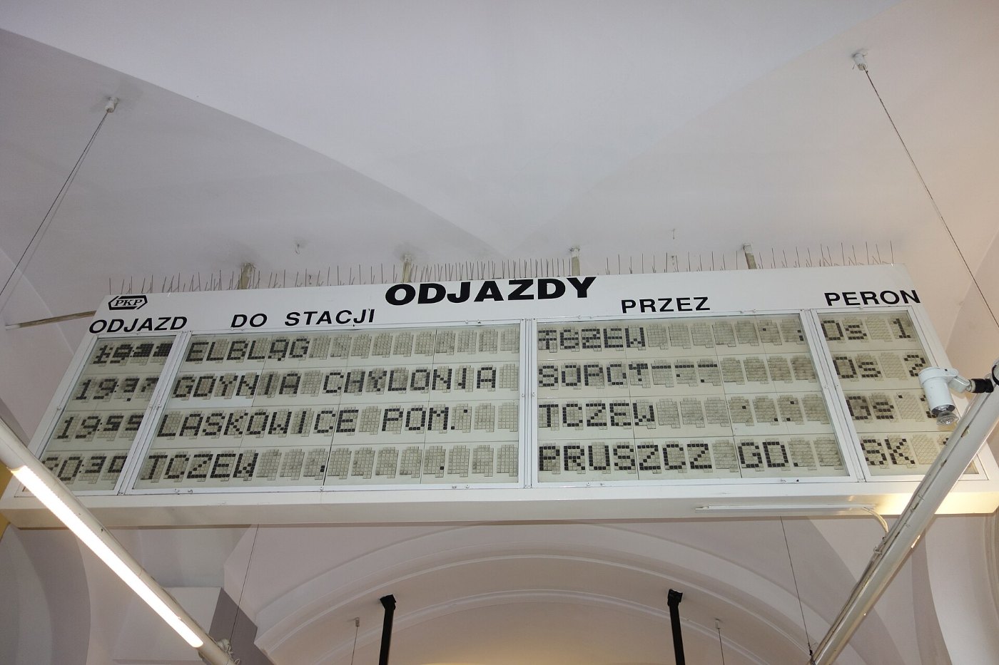 WK14 Gdańsk Główny tablica odjazdów Travelarz