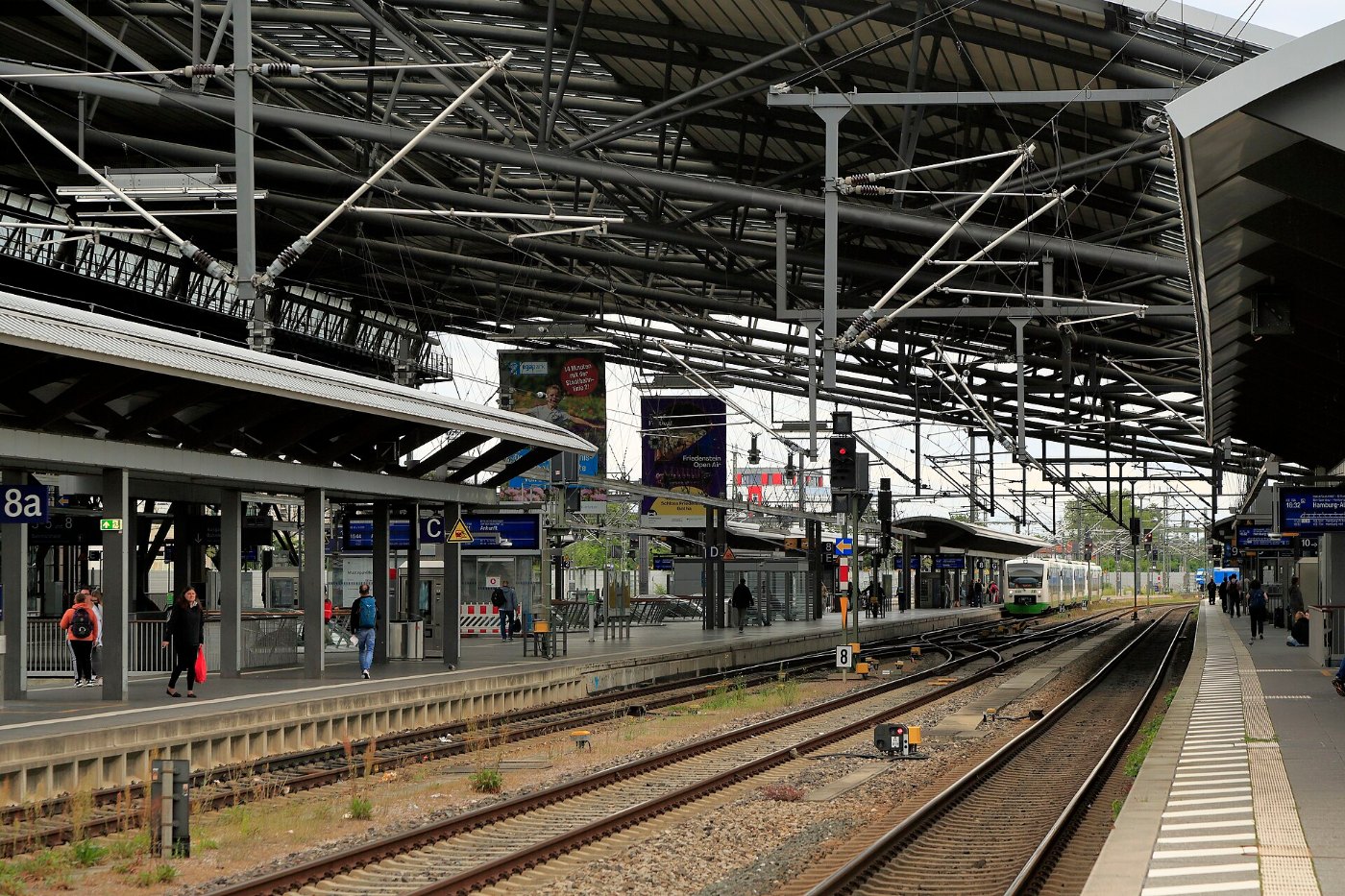 Blick über die Gleise 8, 9 und 12 im Erfurter Hauptbahnhof