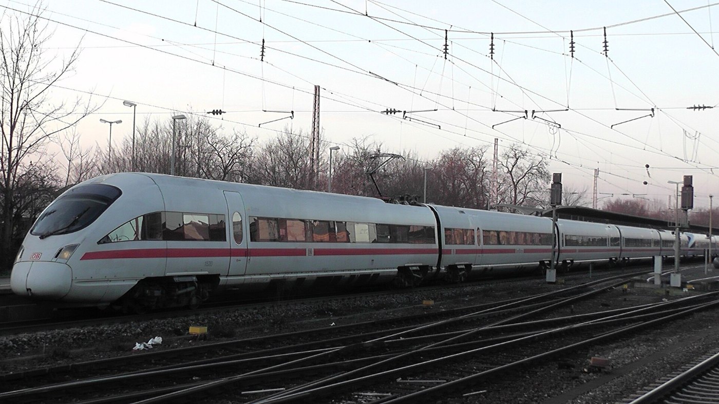 DBAG Baureihe 415 in Erlangen Hbf 2011 01 17 (2)