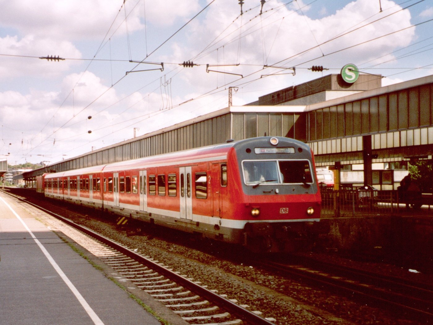 Ein S-Bahn-Wendezug der Linie S9 in Essen