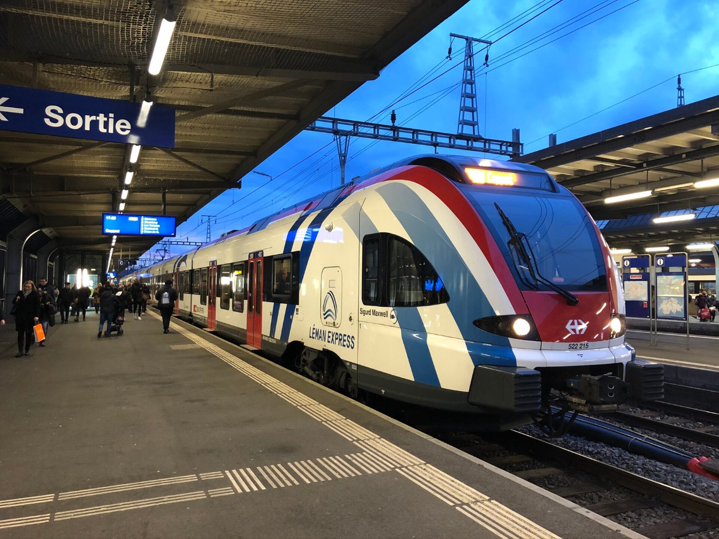 LEX pour Coppet en gare de Genève Cornavin 2019 12 16 (2)
