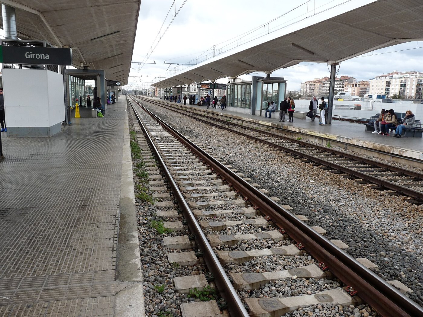 Girona station 2017 06