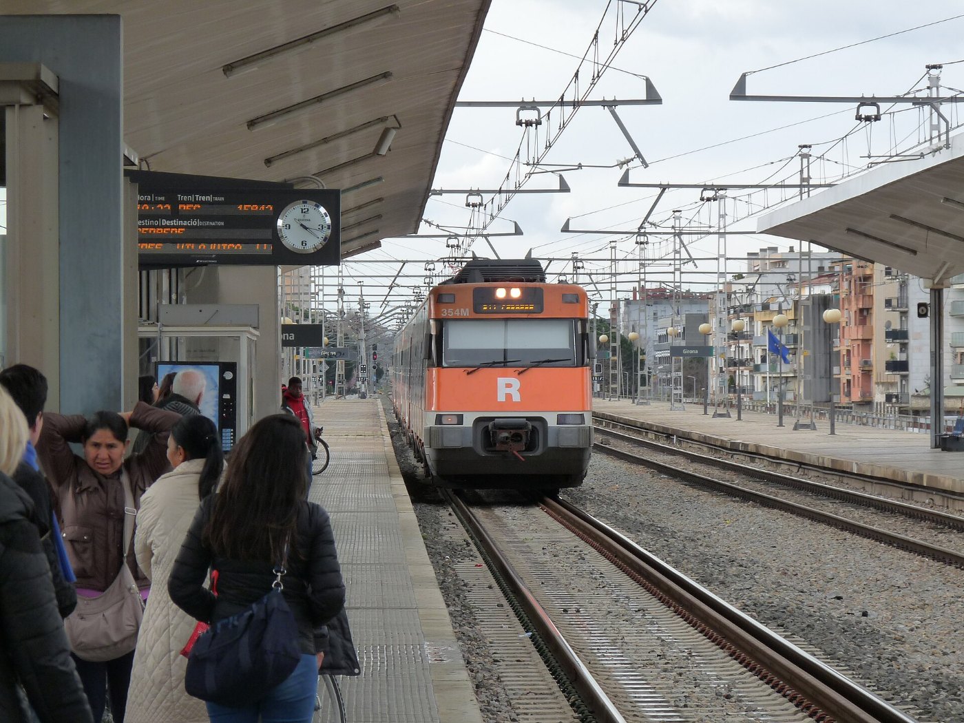 Girona station 2017 11