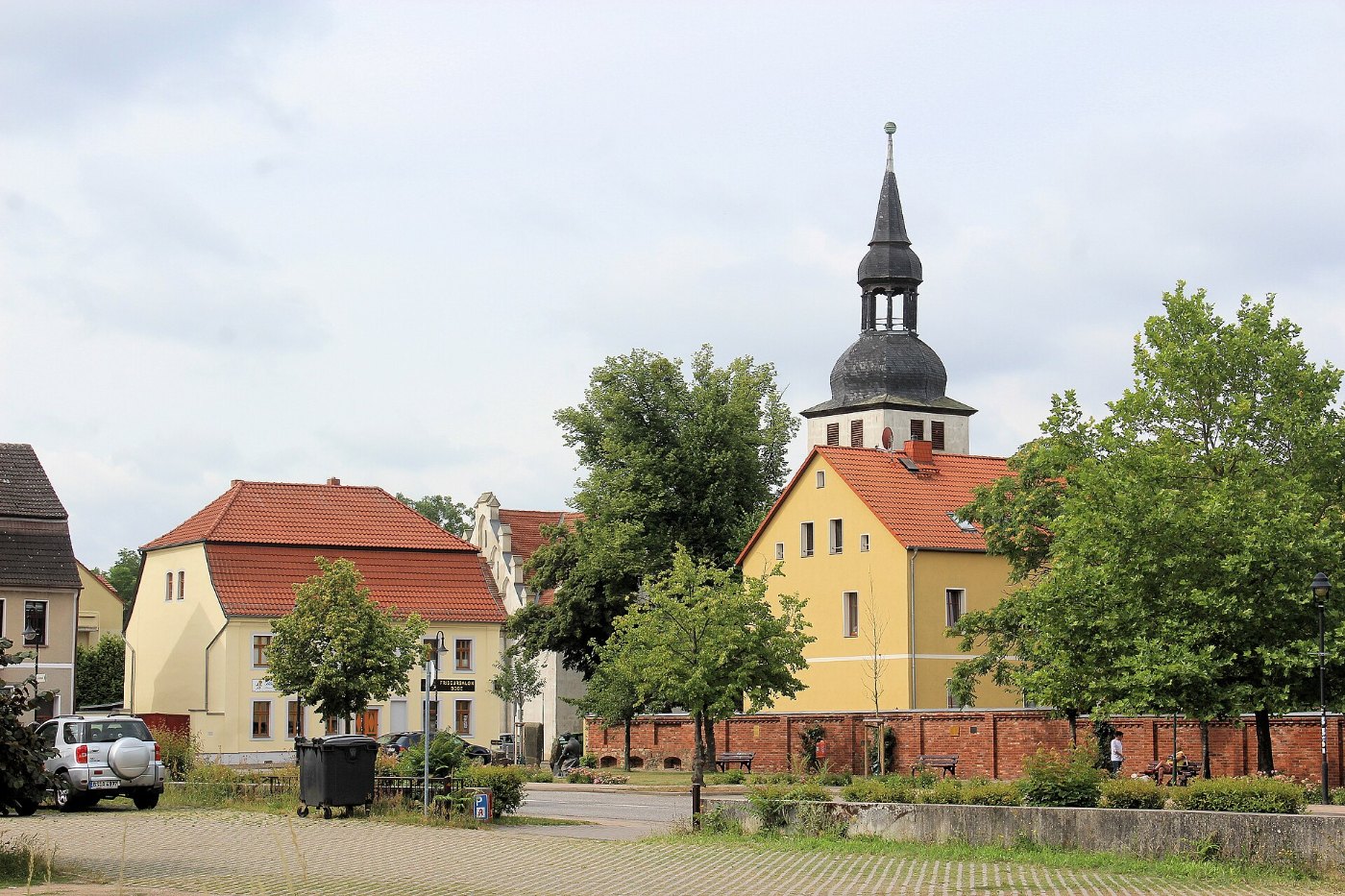 Gommern, Blick zur Kirche St. Trinitatis