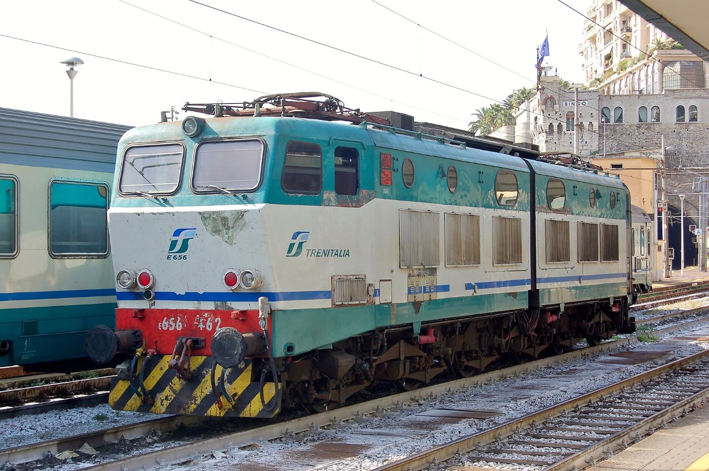 FS Class E656 462 at Genova Piazza Principe, 2009 (02)