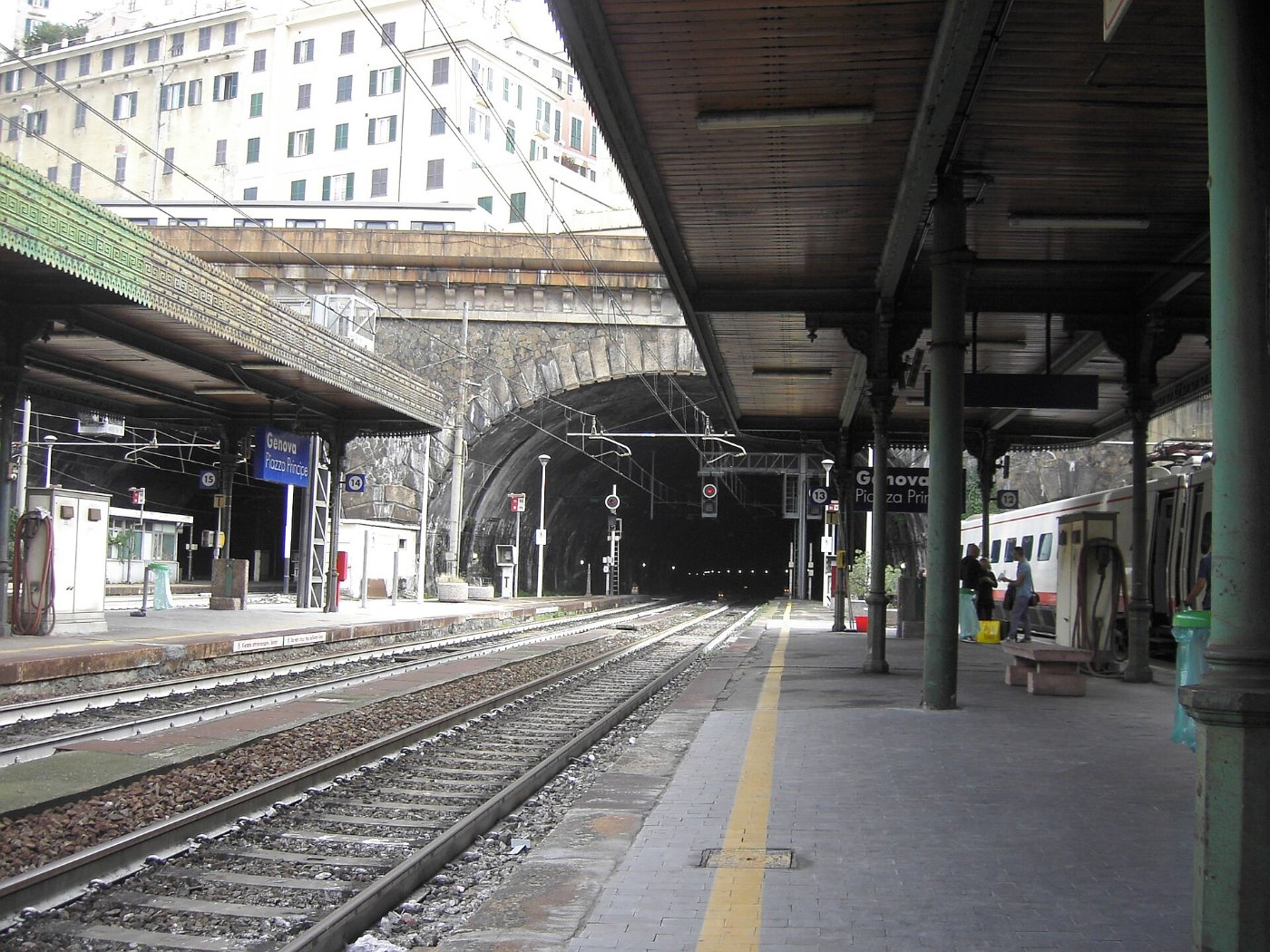 Stazione di Genova Piazza Principe panoramio (5)