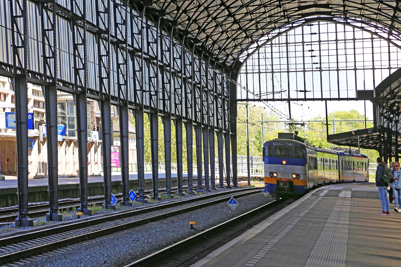 00 1698 Station Haarlem Platform 4