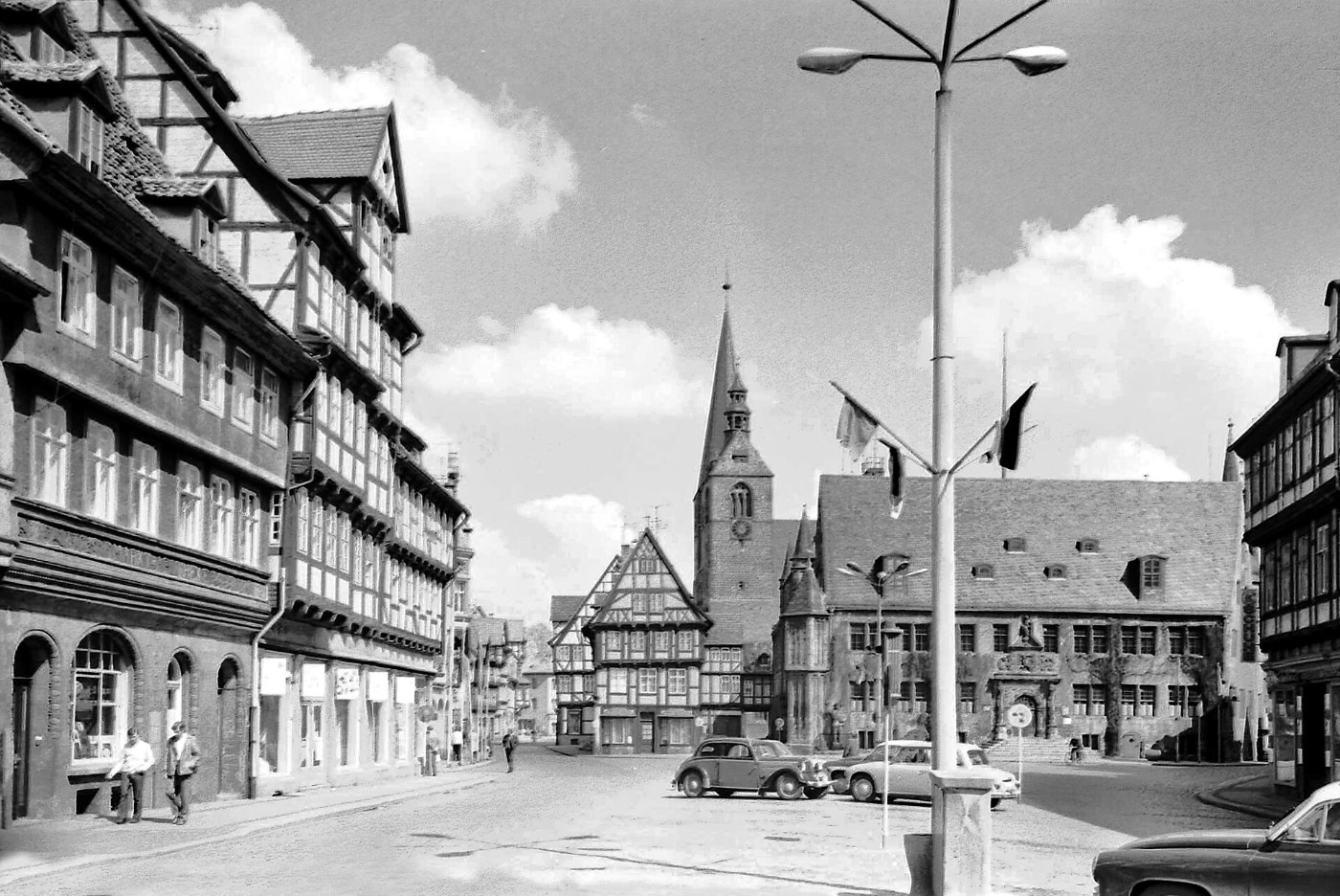 NR Quedlinburg Markt mit Rathaus und Marktkirche