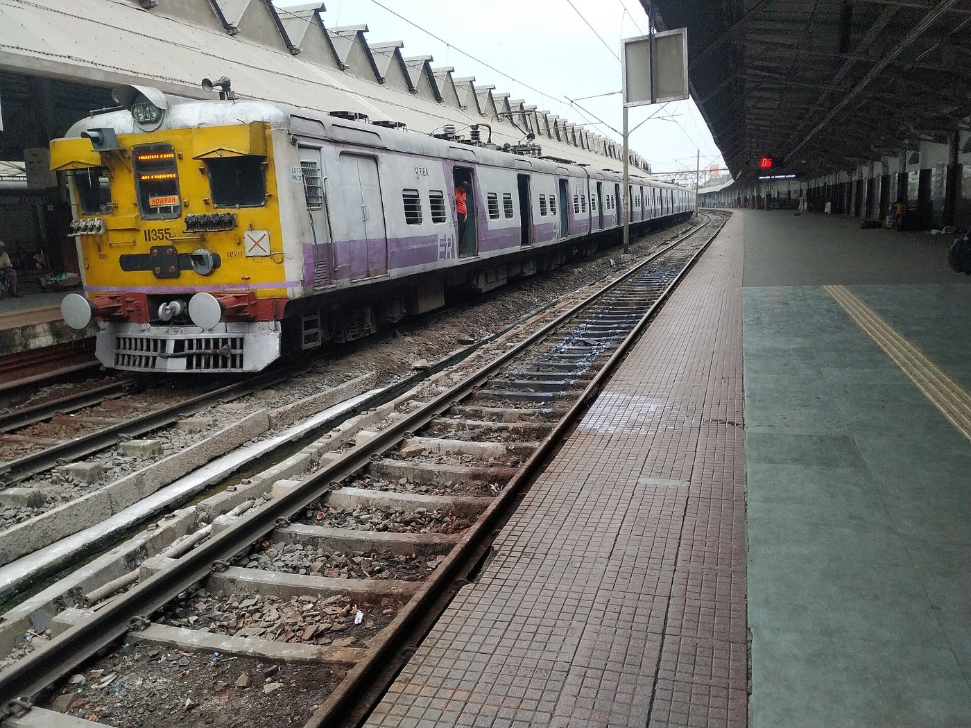 Platform 1 of Howrah Junction Railway Station