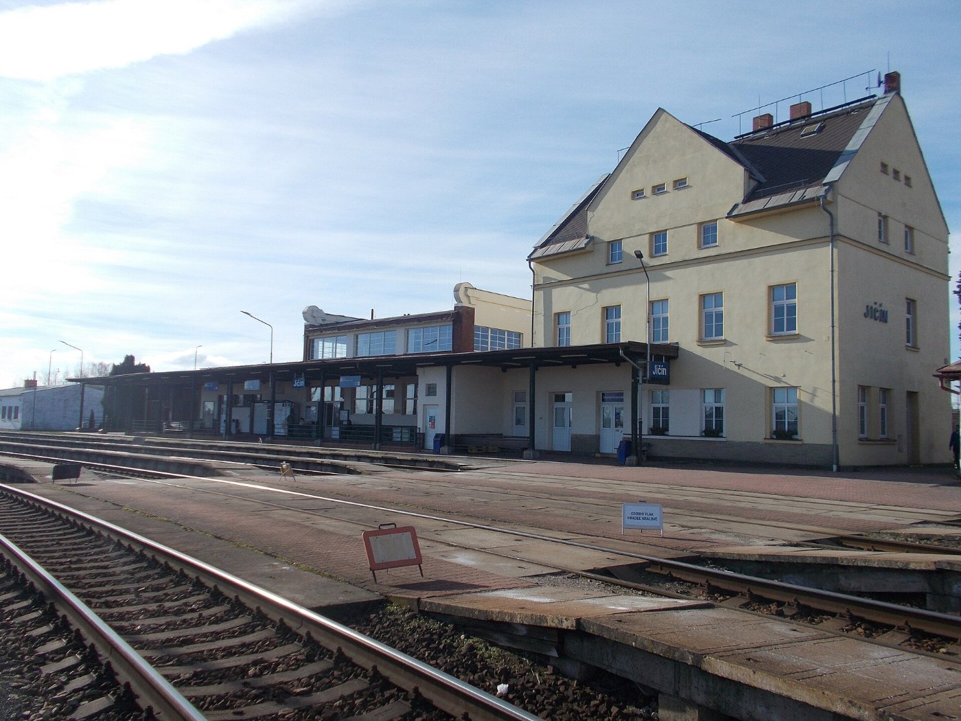 Empfangsgebäude des Bahnhofs Jičín