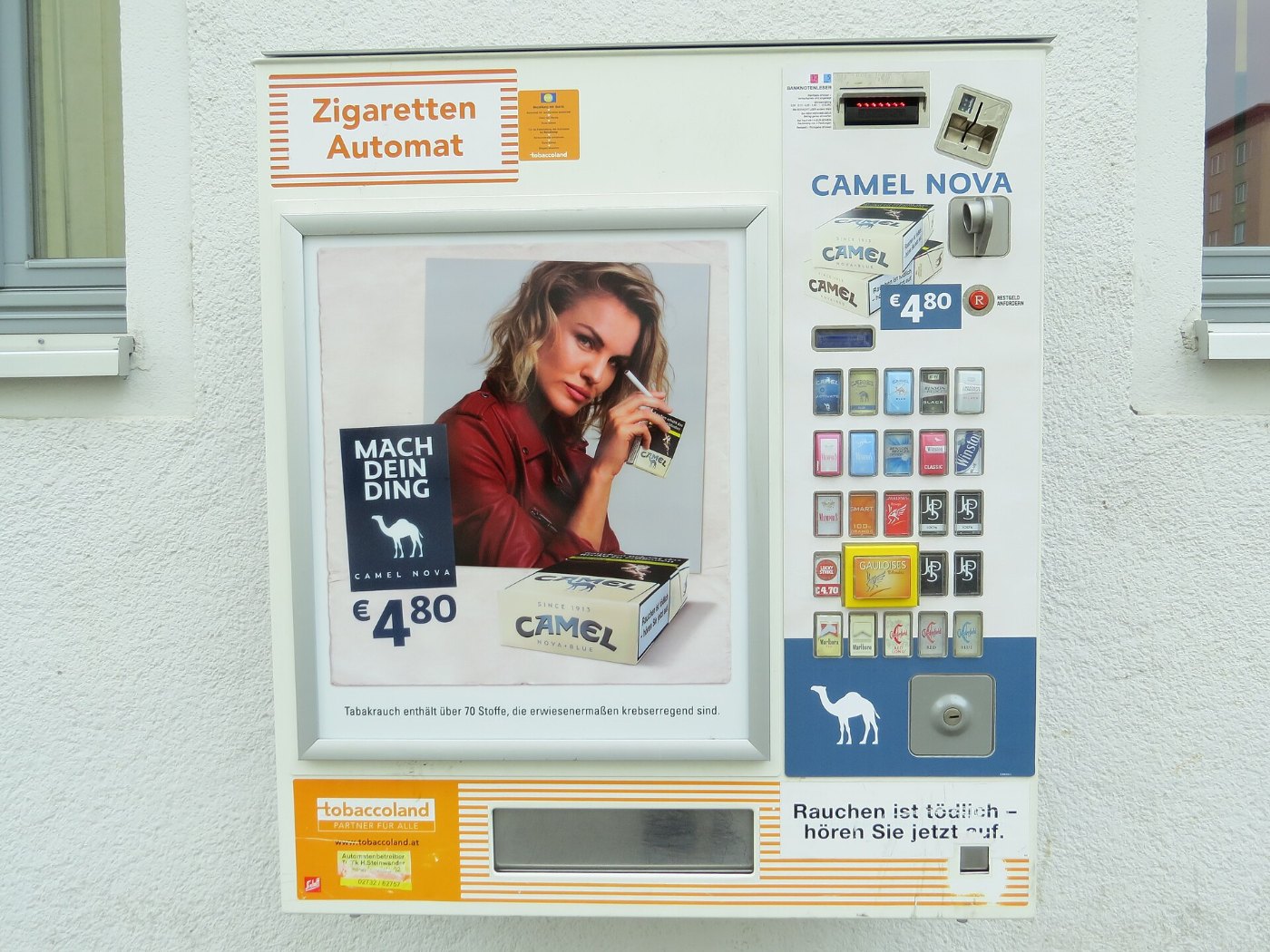 2017 09 28 (197) Cigarette vending machine at Bahnhof Krems an der Donau