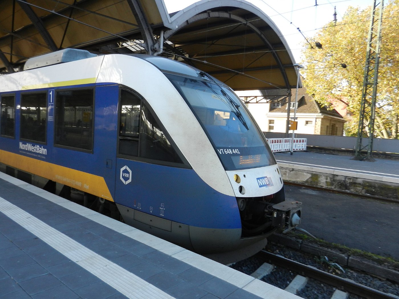 RE 10 in Krefeld Hbf nach Düsseldorf