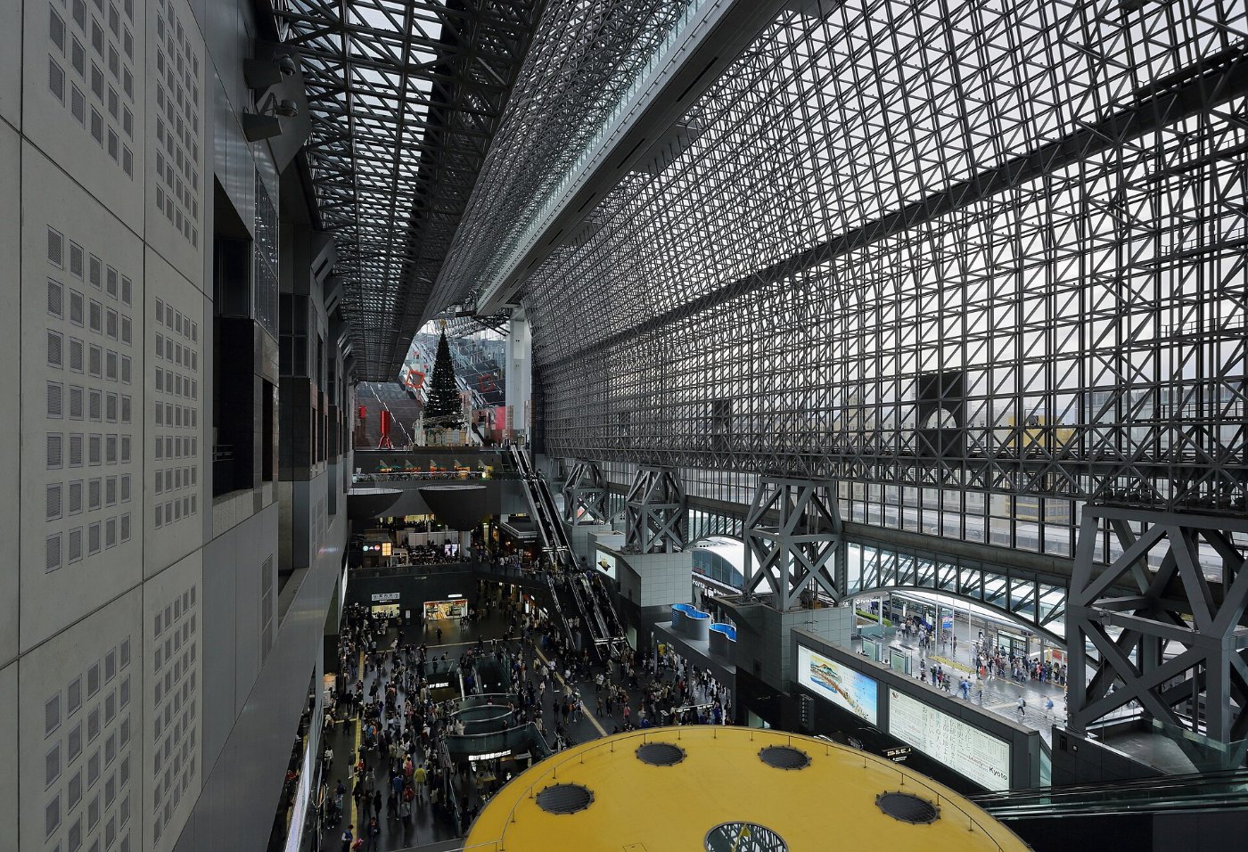 Kyoto Station November 2016 02