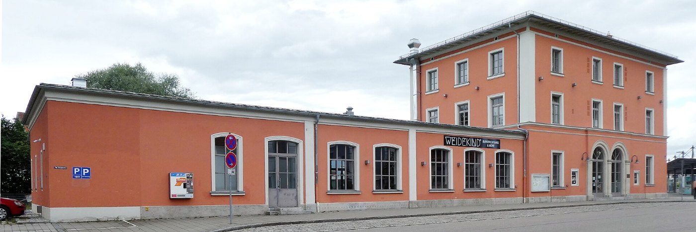 Landsberg a Lech, Bahnhof, Stadtseite v O, 2