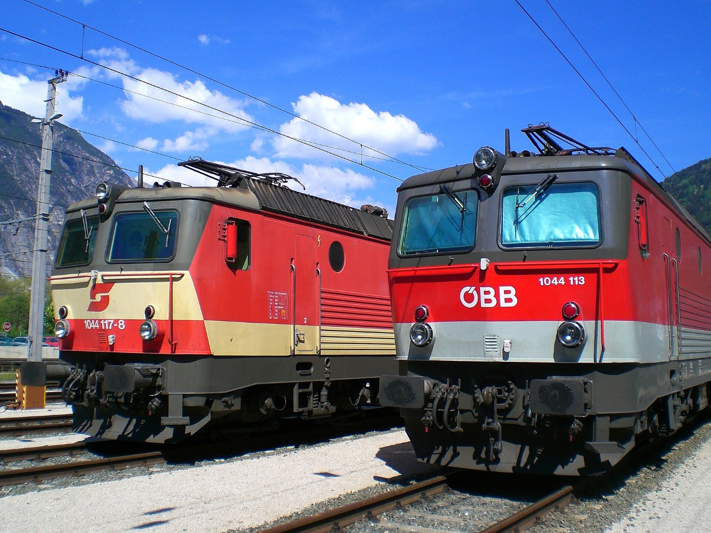 ÖBB 1044 117 8 und 113 7 in Landeck