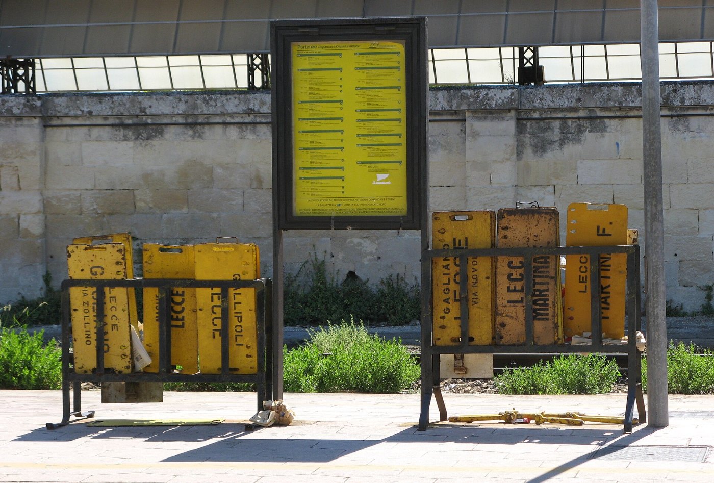 Cartelli FSE stazione Lecce