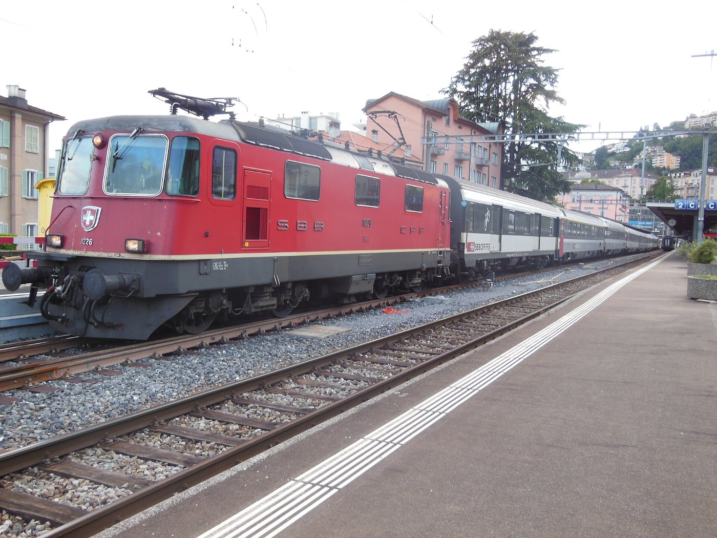 Locarno railway station 08