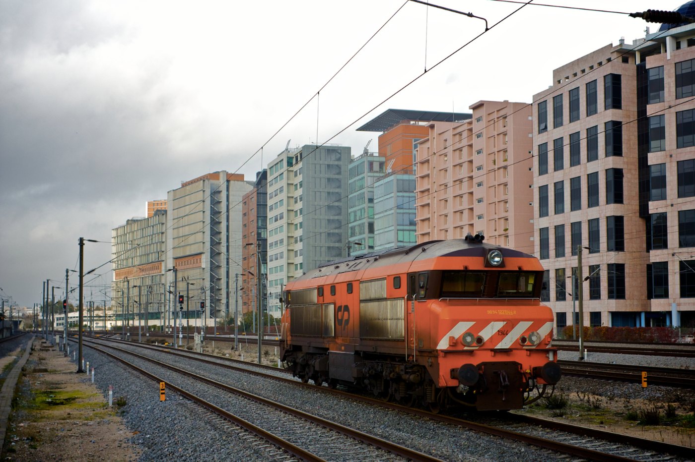 Flickr nmorao Locomotiva 1944, Gare do Oriente, 2009.12.16