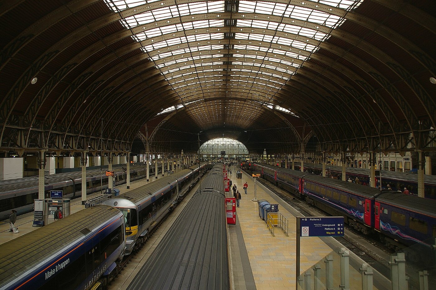 Paddington station MMB 01 332XXX 43XXX