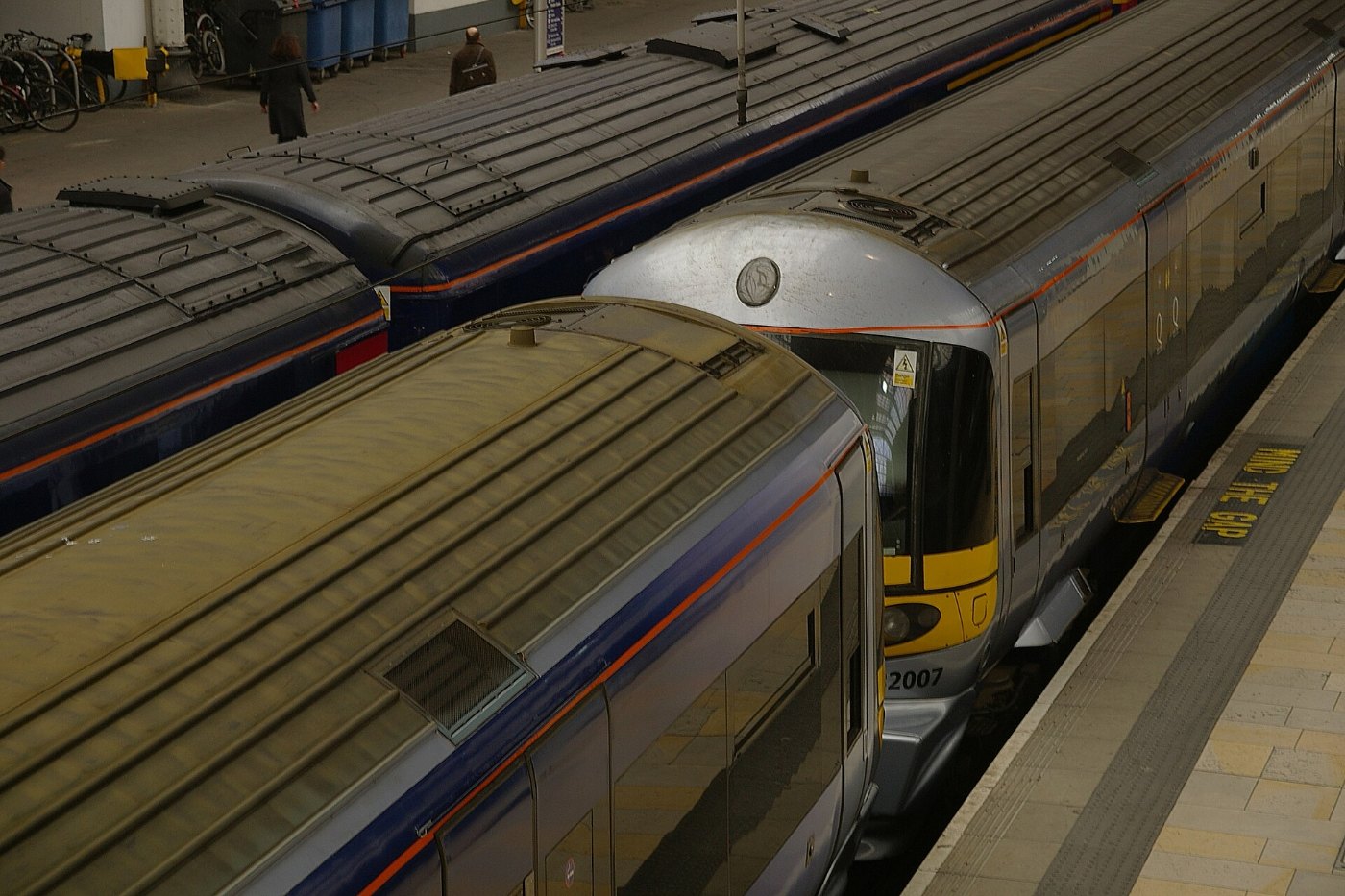 Paddington station MMB 02 332XXX