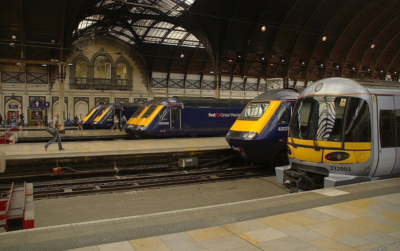 Paddington station MMB 33 43XXX 43185 43XXX 43088 43021