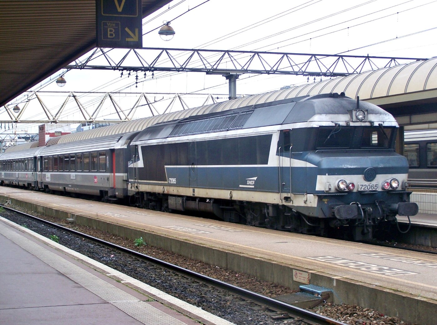 CC 72065 en gare de Lyon Part Dieu (février 2008)