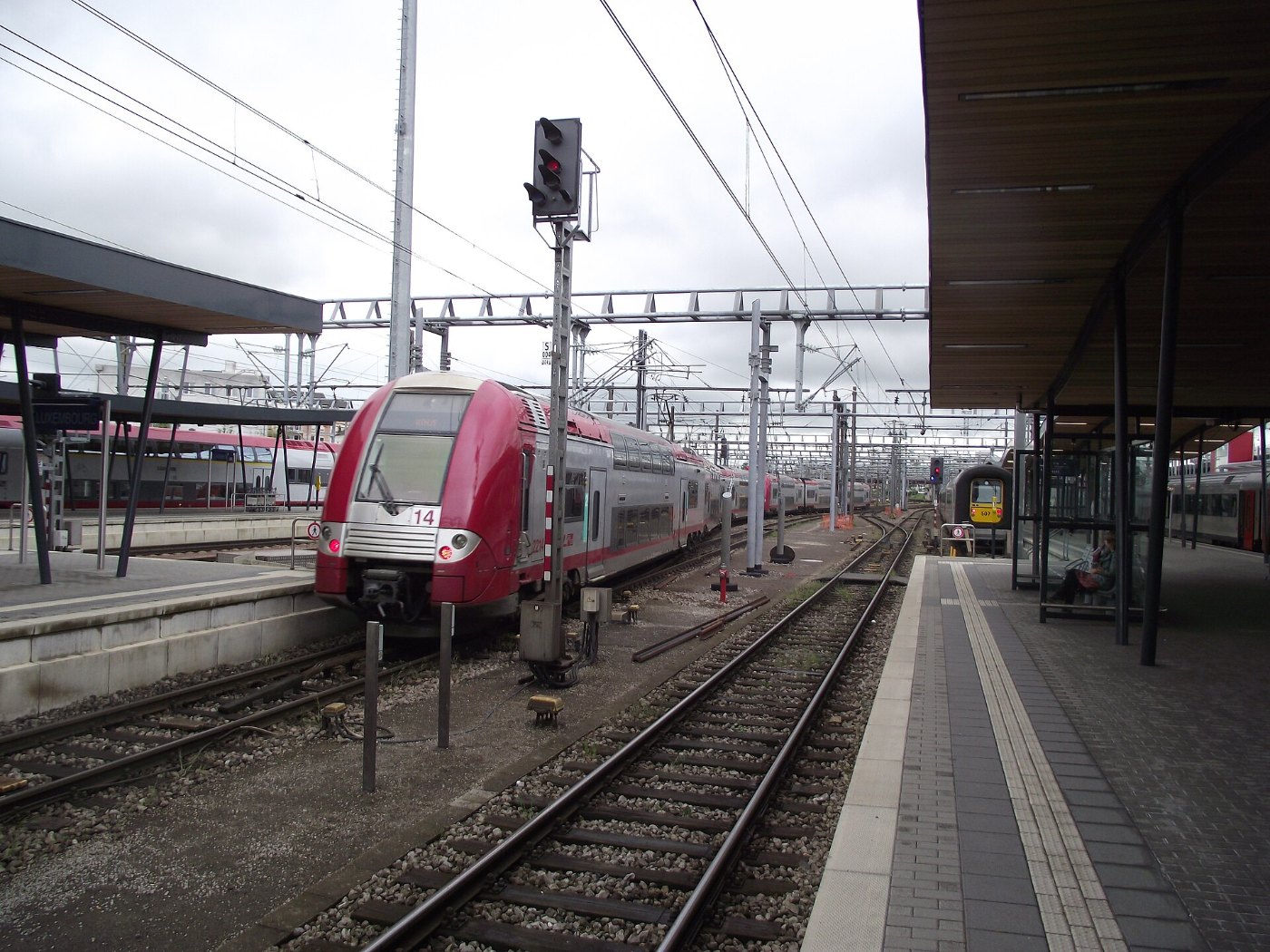 Trains in Luxembourg station in 2013 3