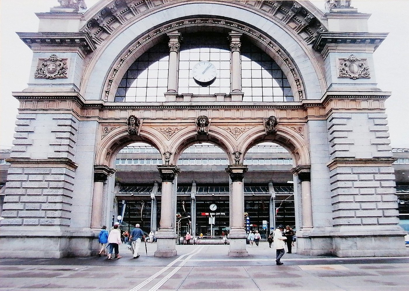 Luzern Bahnhofplatz Bahnhof 175