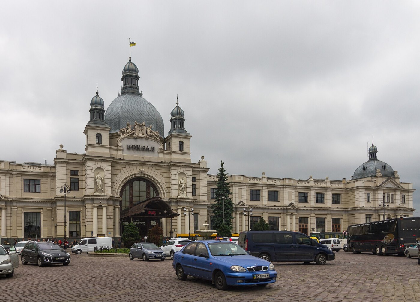 2017 05 25 Lviv Railway station