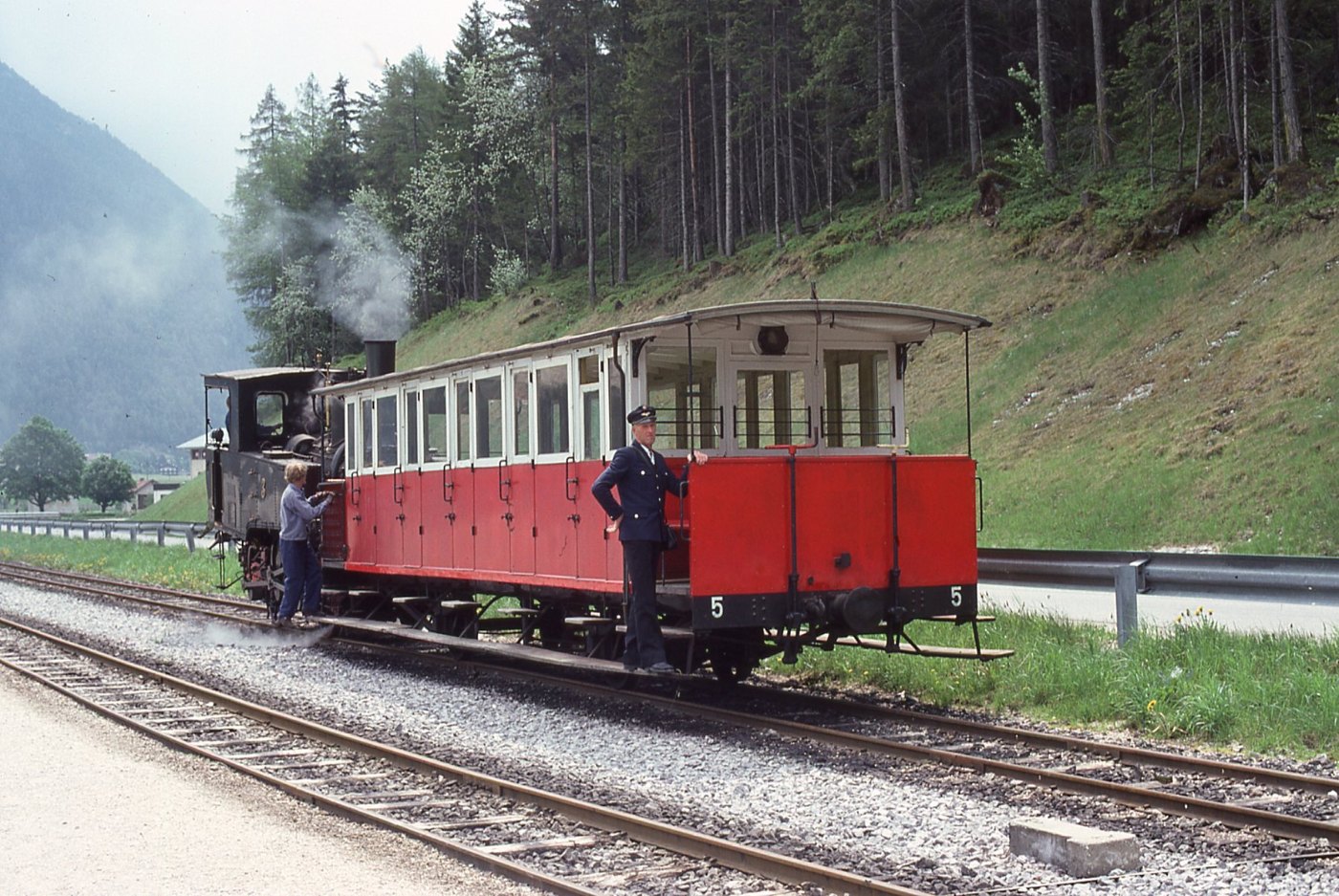 Achenseebahn shunting at Seespitz