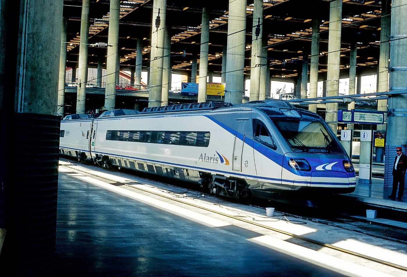 13 x10 Bf Madrid Atocha Fernb, 9 490 202