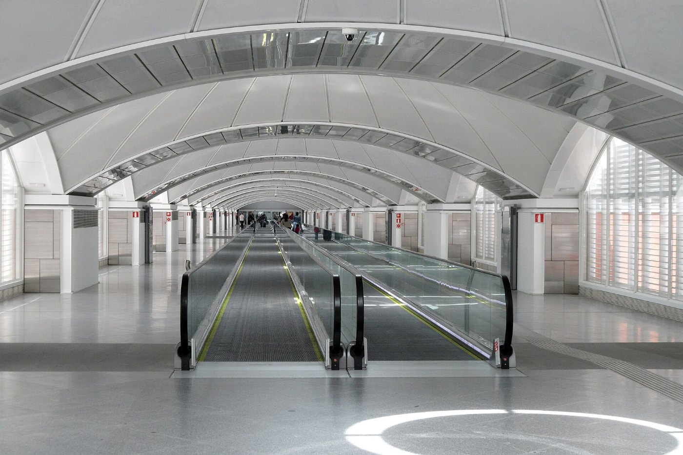 S02 779 Bf Madrid Atocha, Fahrsteige Ri. Ausgang