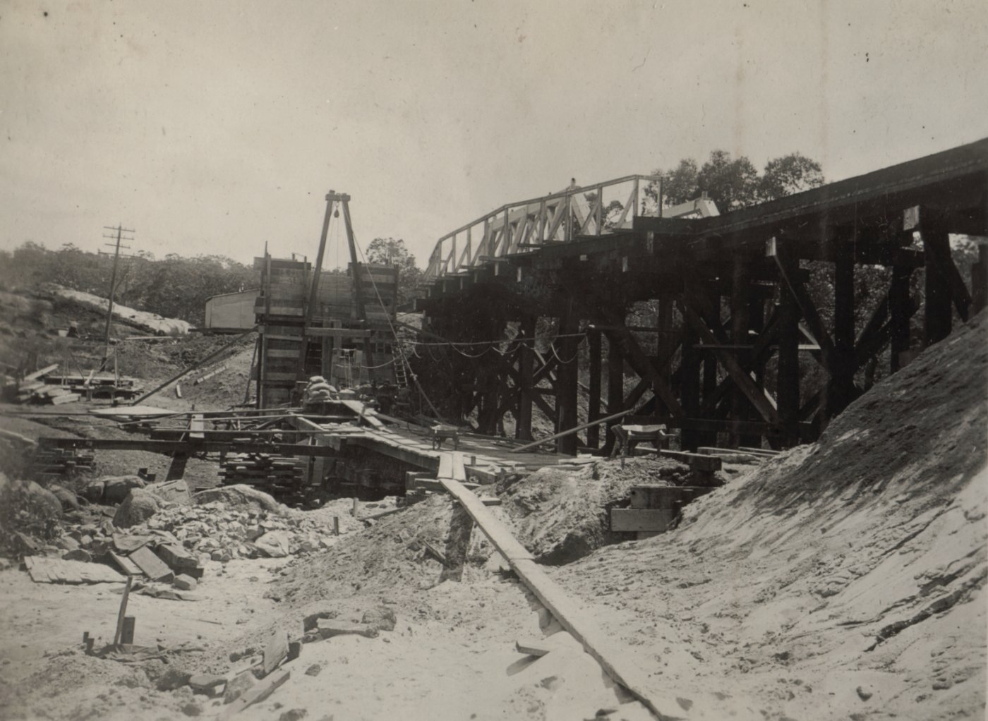 E.R. (Eastern Railway) 16M 25C, 15 March 1927 ()