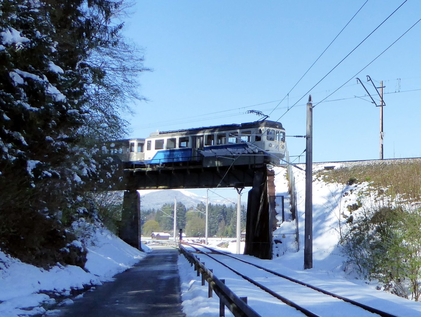 Zugspitzbahn überquert Außerfernbahn, 1