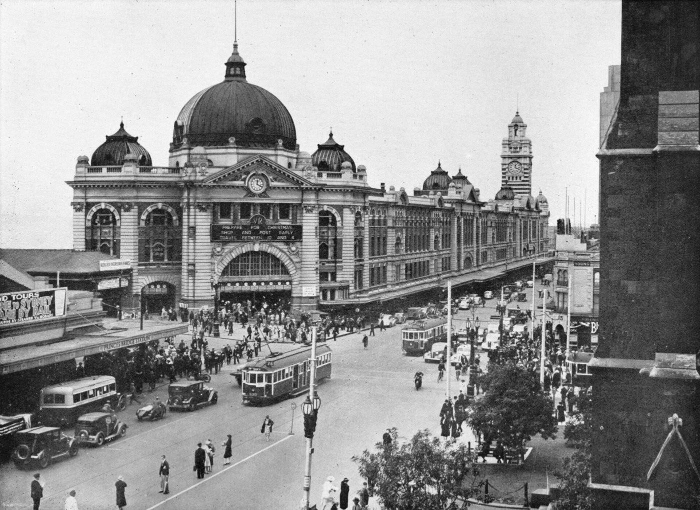 Flinders Street Station c1951