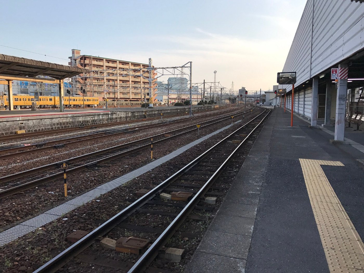 Platform of Iwakuni Station (Nishikigawa Seiryu Line)