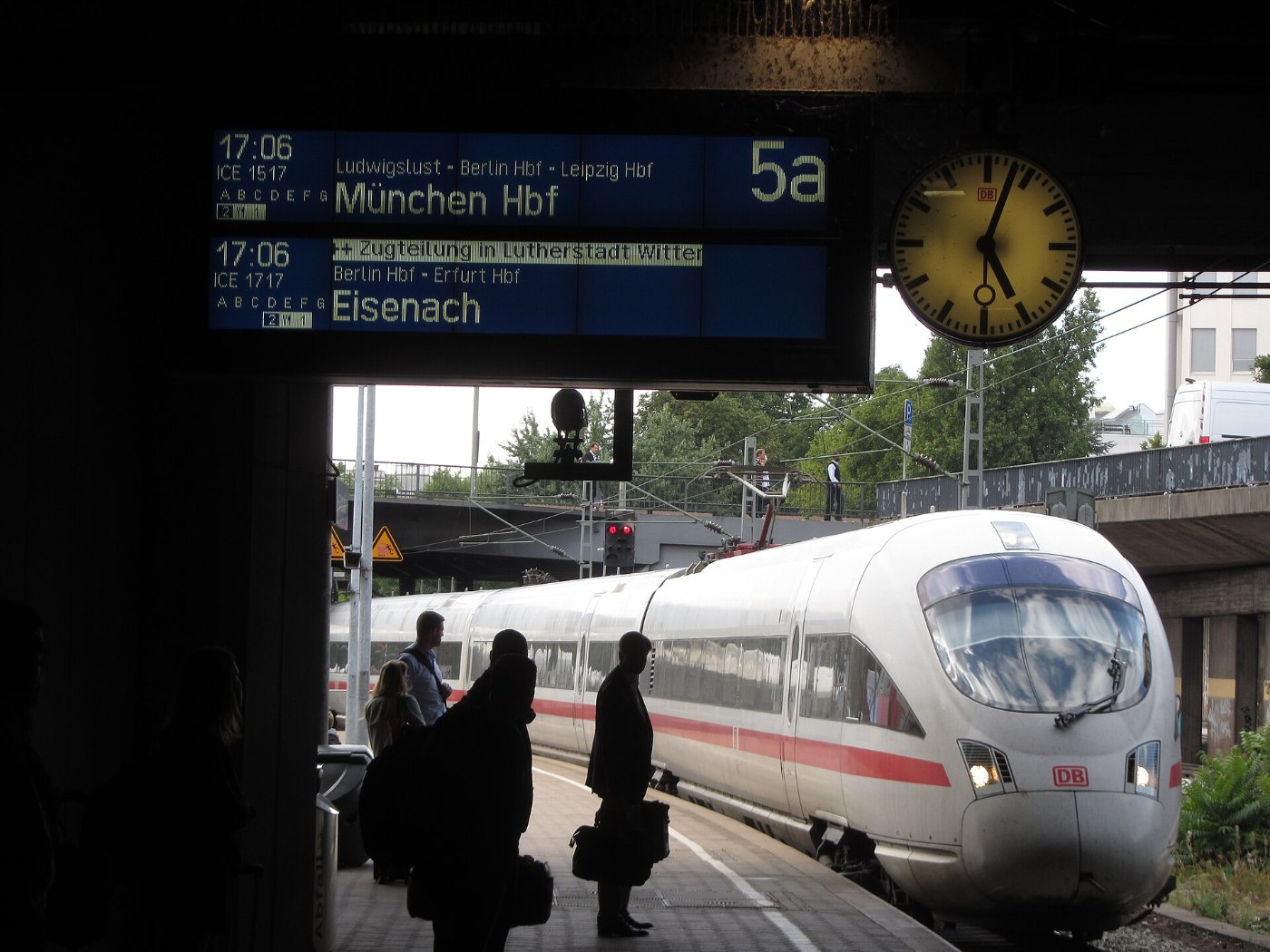 HH Hbf Einfahrt ICE 1517 1717 IMG2698