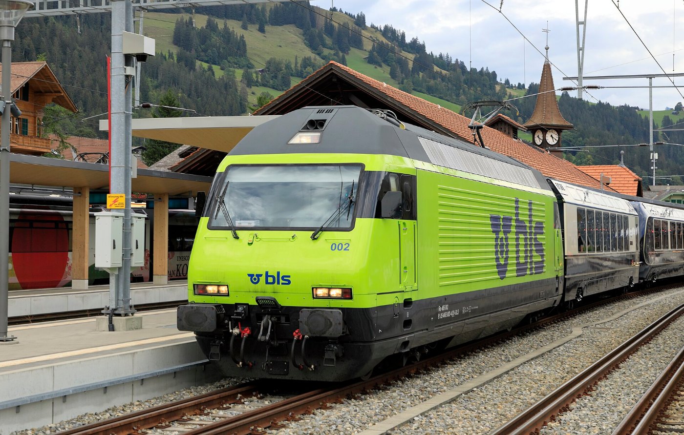 L02 690 Bf Zweisimmen, Re 465 002