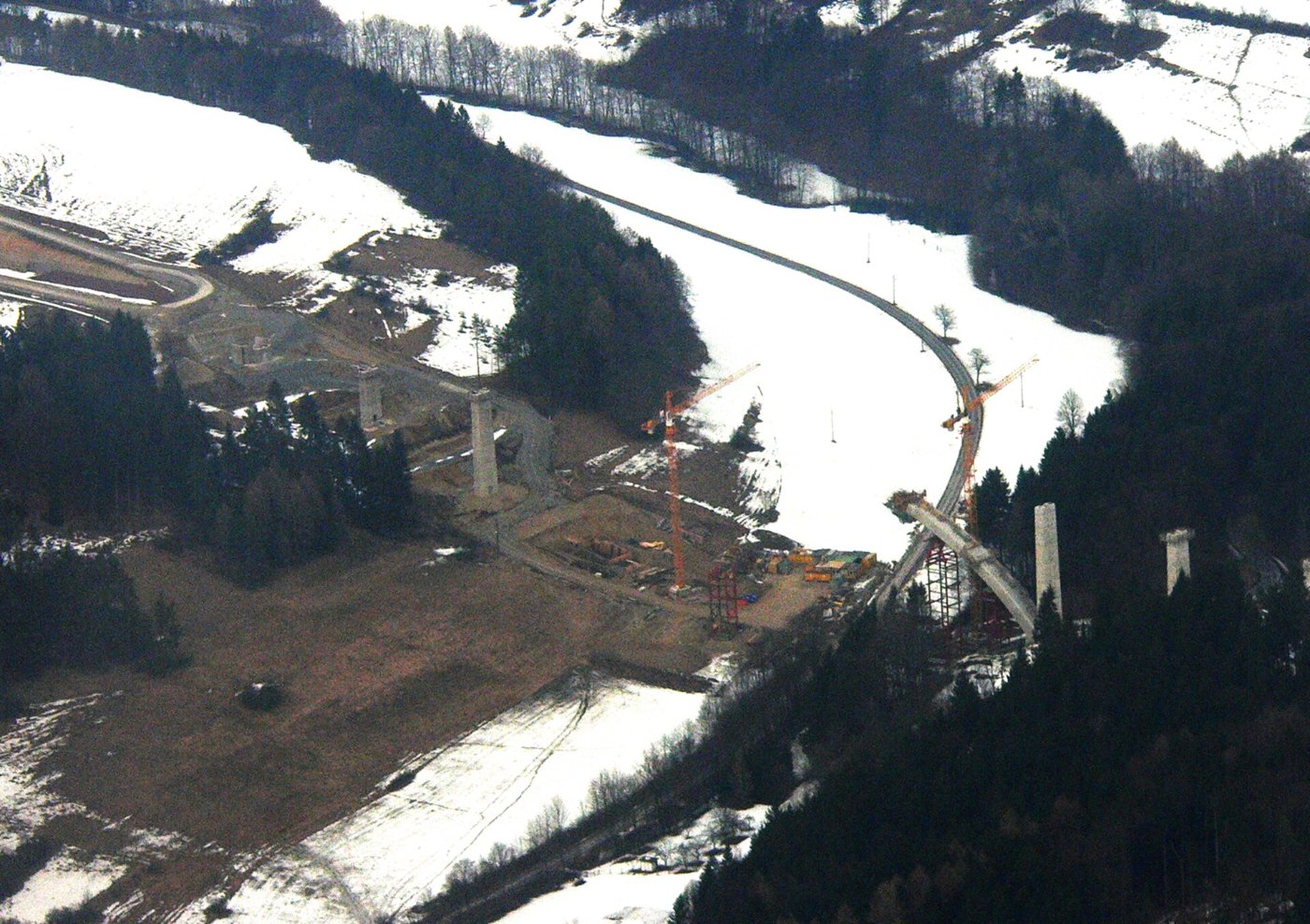 ICE N EF Truckenthalbrücke